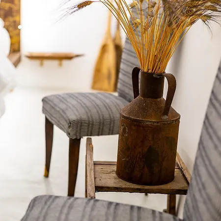 Crobi Museum And Couette-café